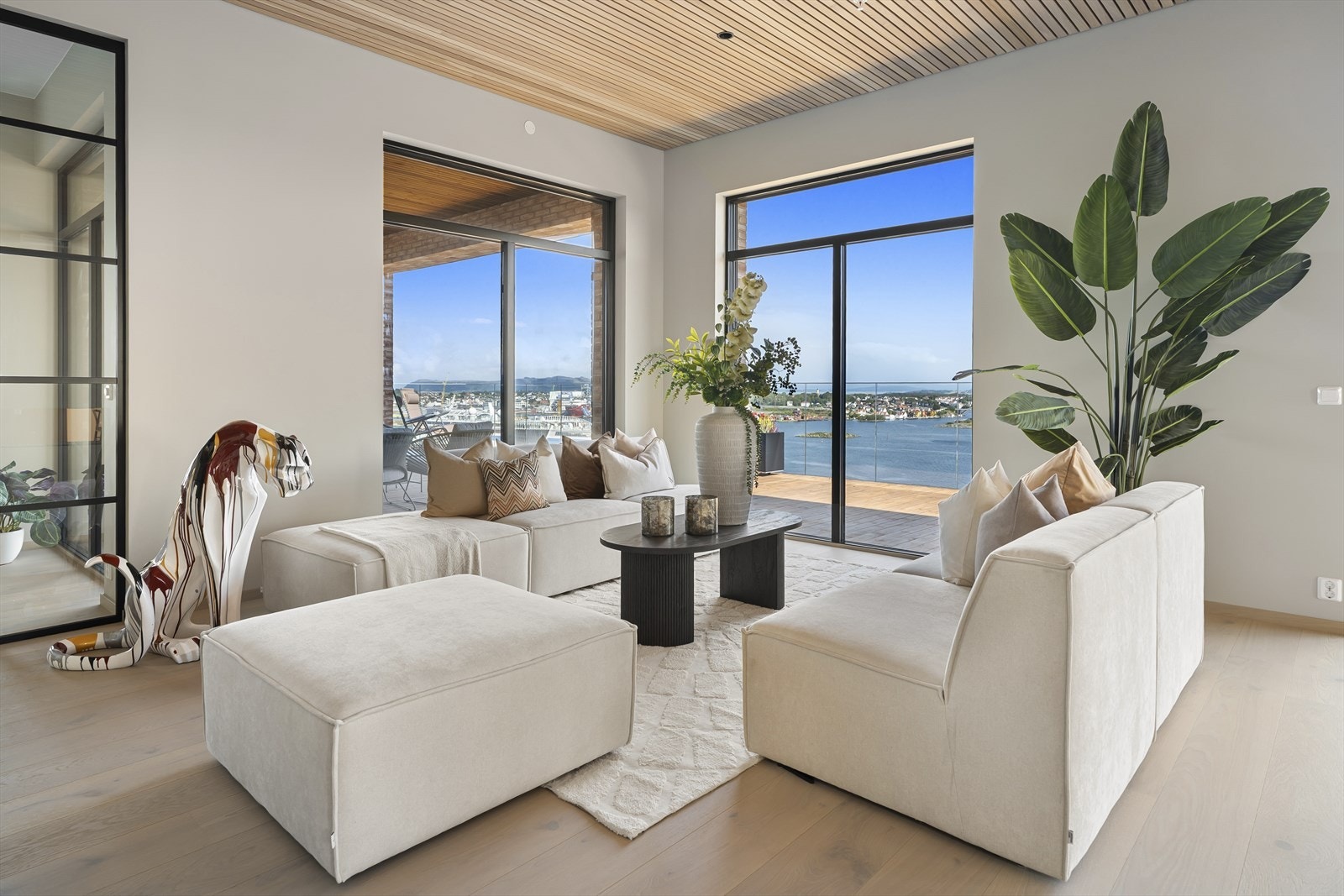 Det leveres vannbåren gulvvarme i stue, kjøkken, gang/hall, bad og vaskerom. Galleribilde