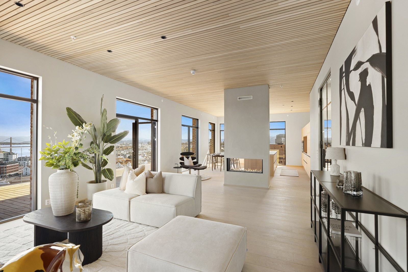 Himlingshøyde stue/kjøkken er ca 3,1 meter Galleribilde