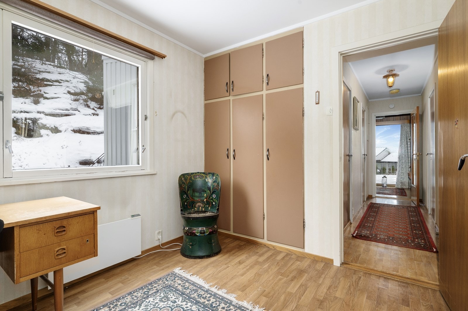 Alle soverommene har god oppbevaringsplass i innebygde garderobeskap. Galleribilde