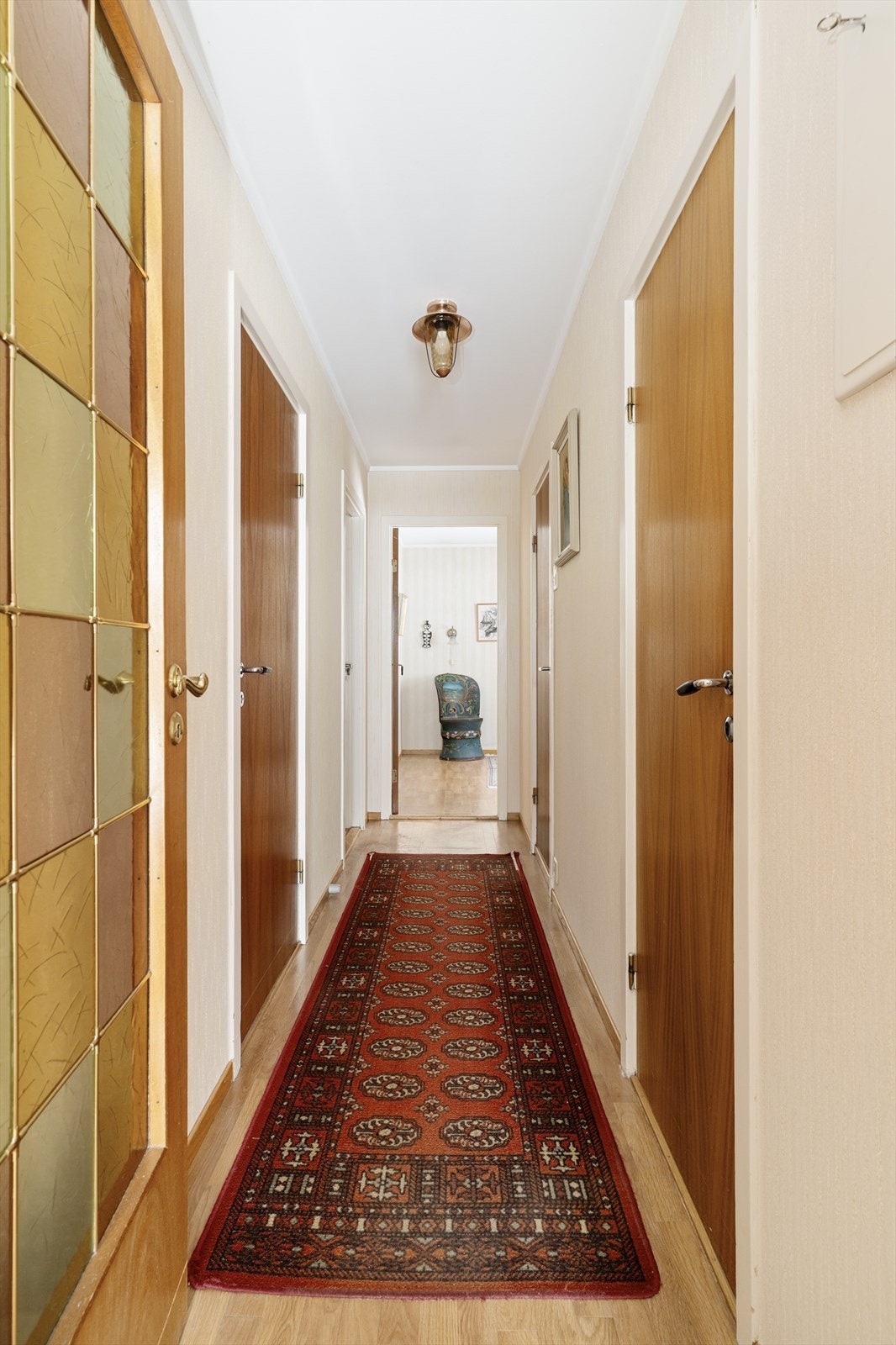 Soveromsgang med adkomst også til bad og toalettrom. Galleribilde