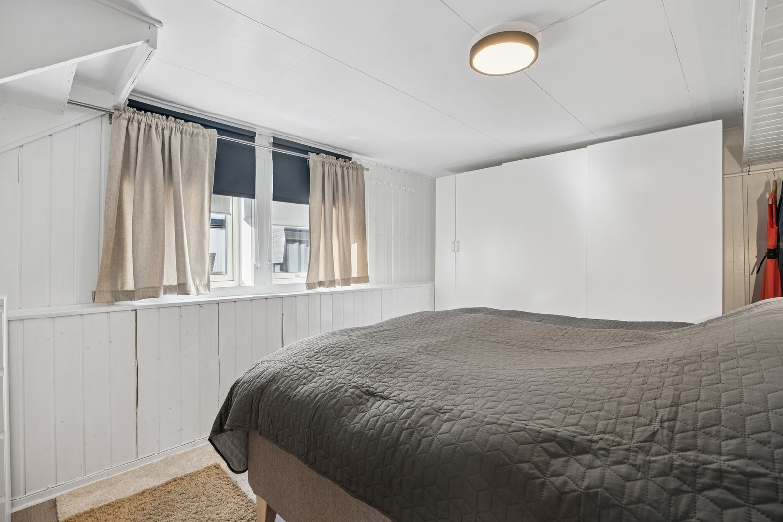 Boligens andre soverom er på 14 kvm. Galleribilde