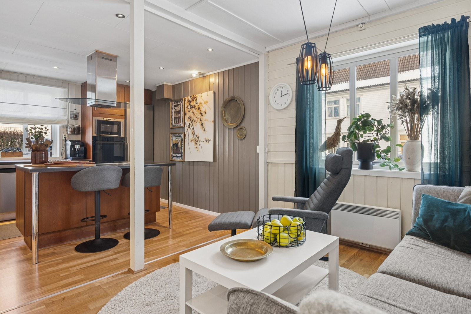 Det ble lagt nytt gulv på kjøkkenet i 2017. Galleribilde