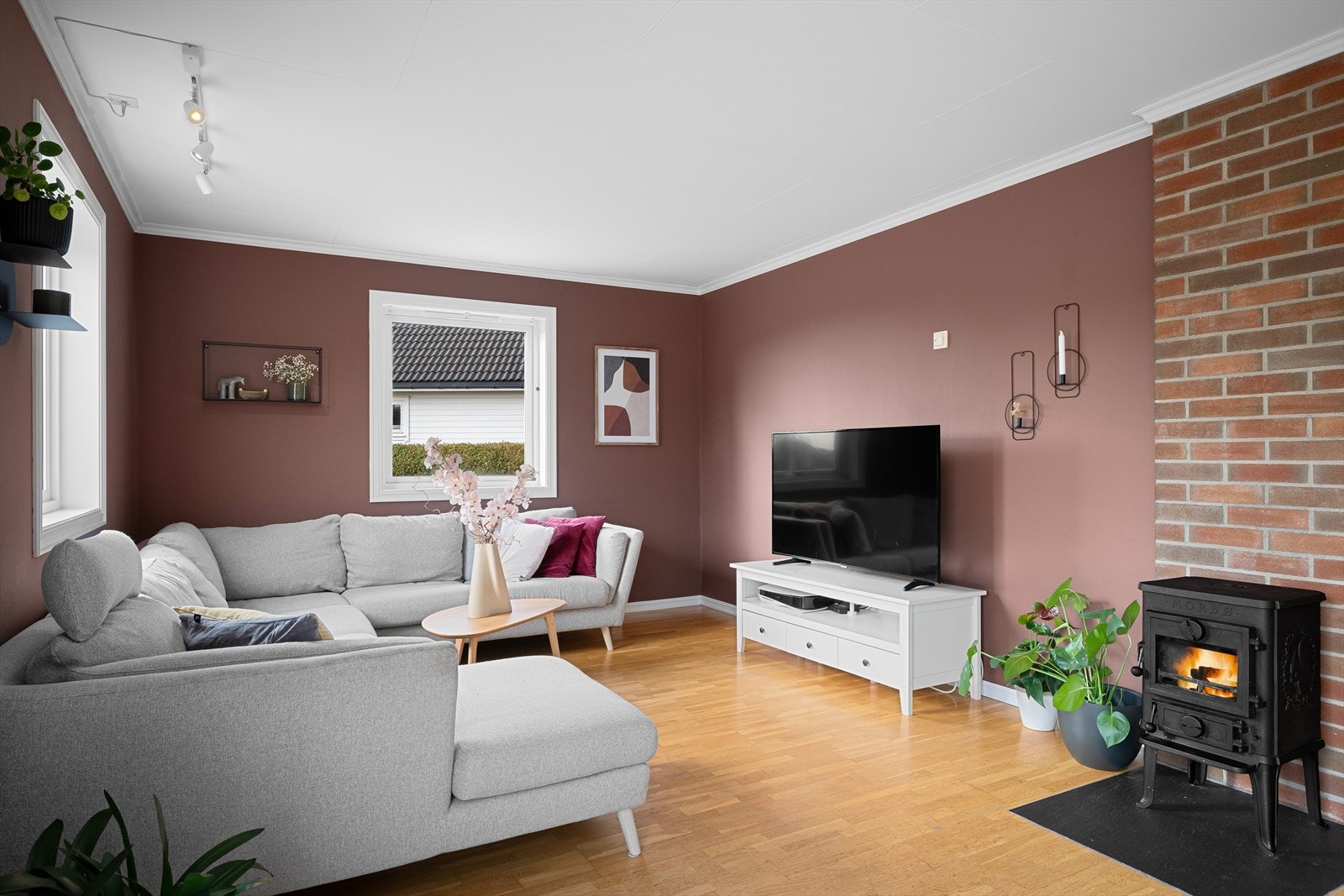 Vedovn i stue. Galleribilde