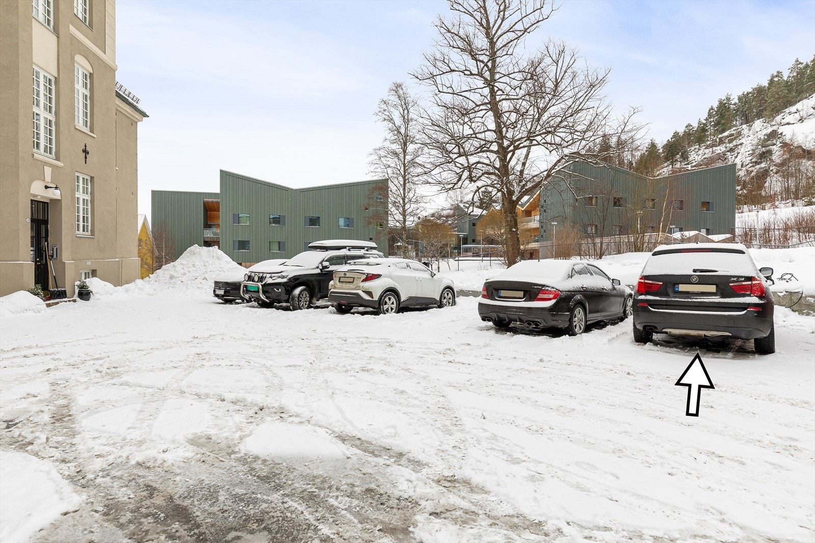 Medfølger utvendig parkeringsplass Galleribilde