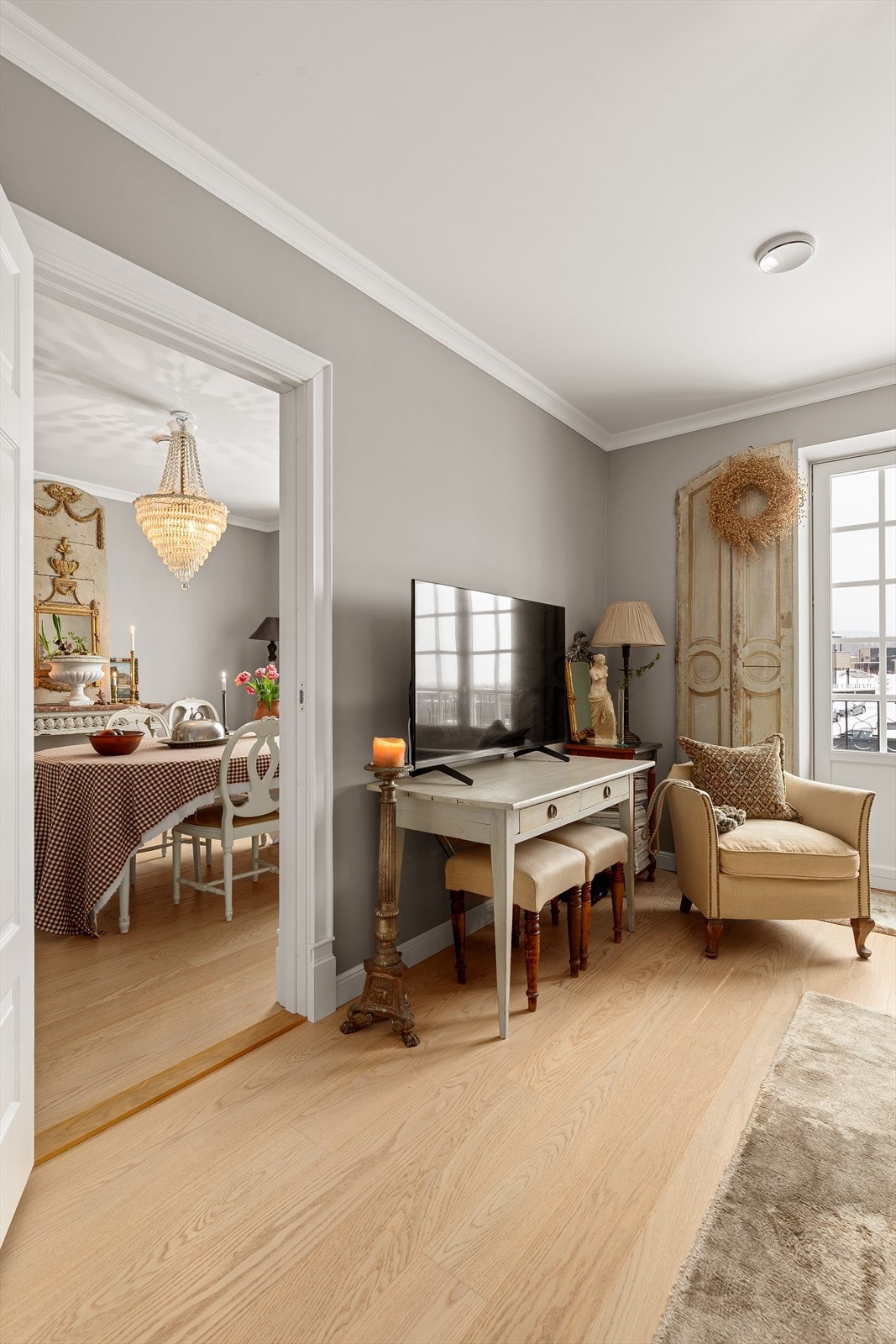 Adkomst til spisestue fra stuen Galleribilde