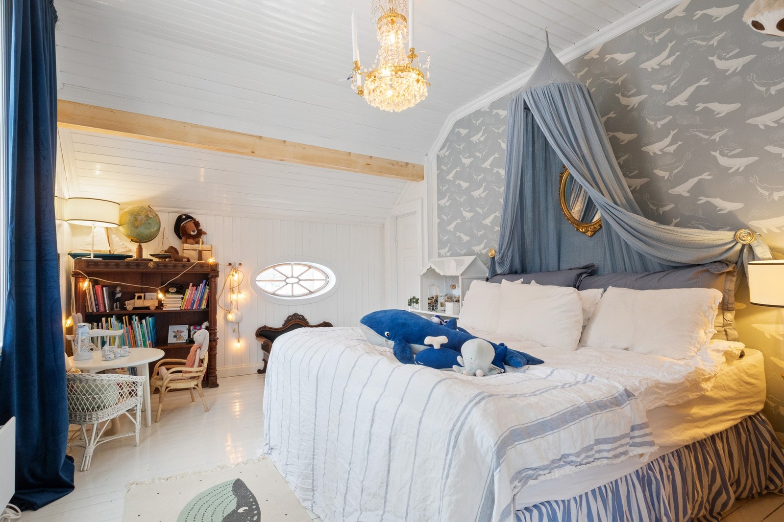 Lyst og romslig soverom. Galleribilde