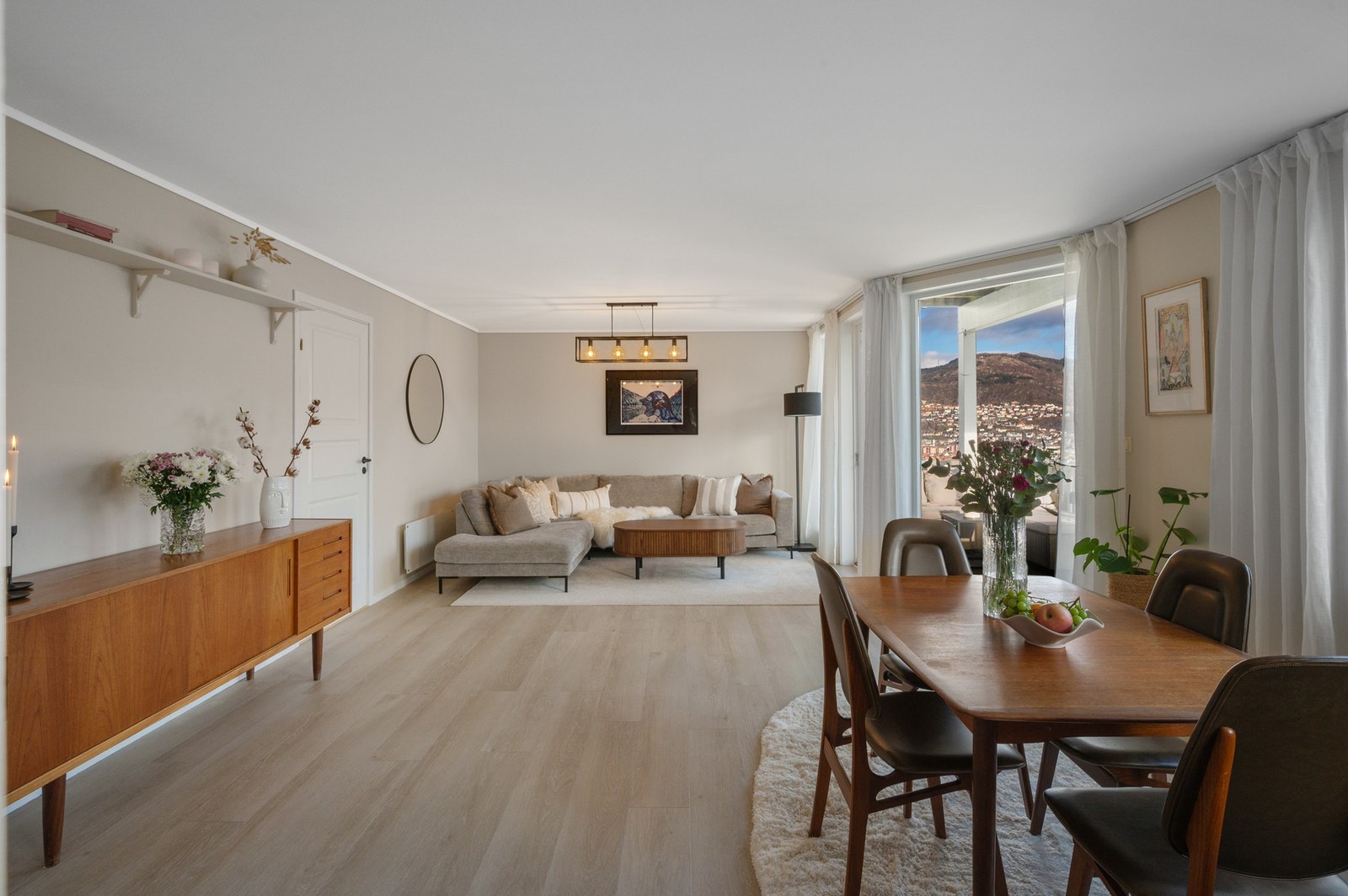 Stuen er malt i delikat farge Galleribilde