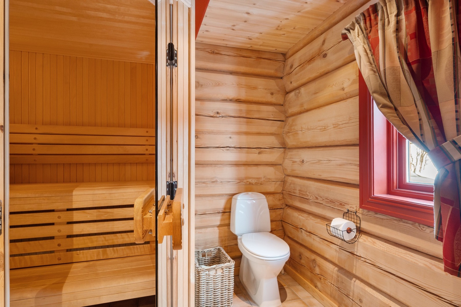 Inngang til badstue på hovedbadet Galleribilde