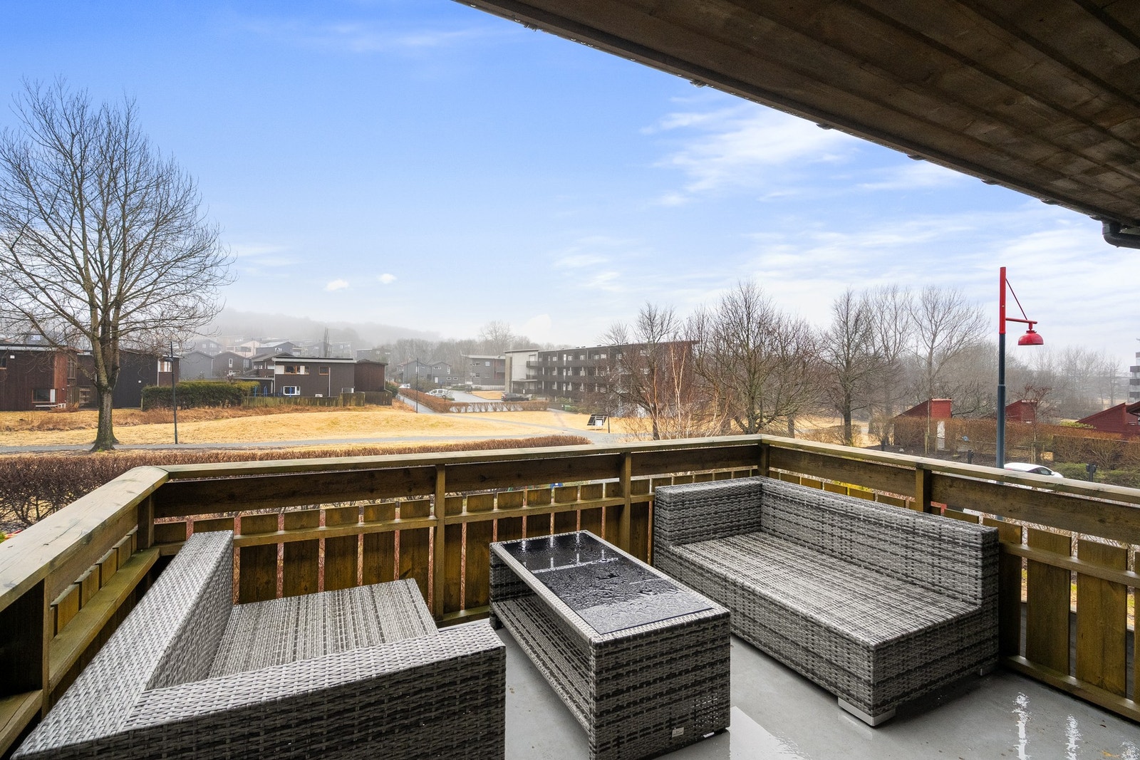 Terrassen ligger sørvendt og er 9 kvm. Galleribilde