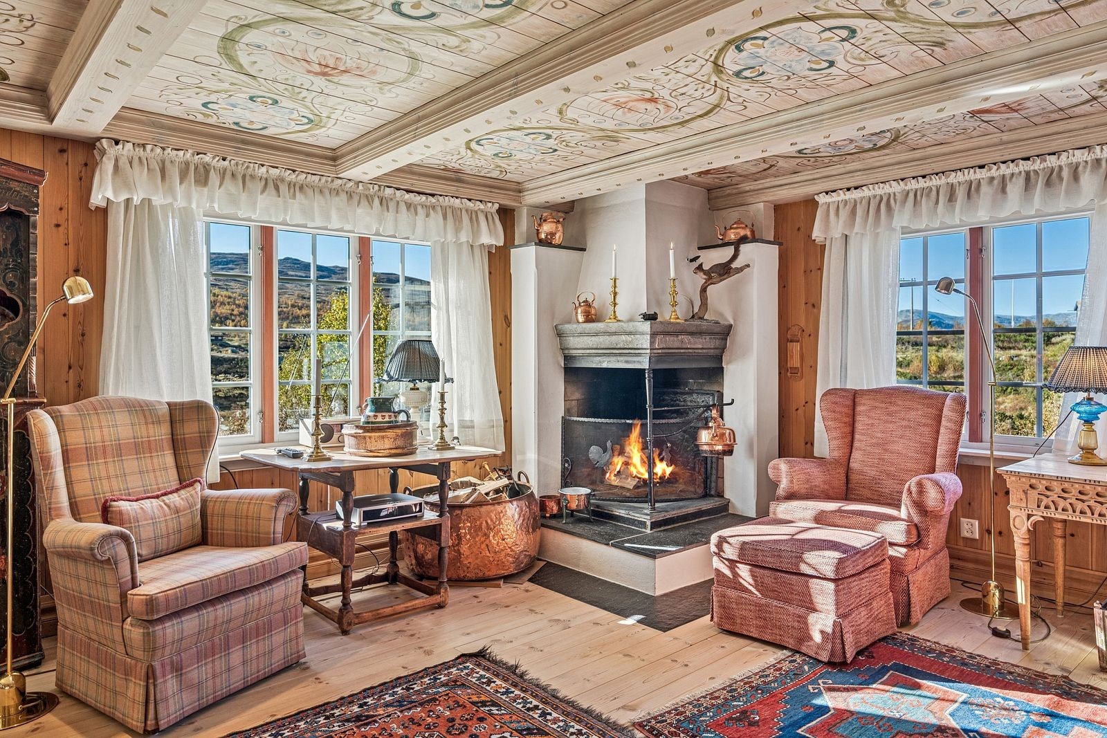 Flotte malte dekorerte tak i stue/spisestue Galleribilde