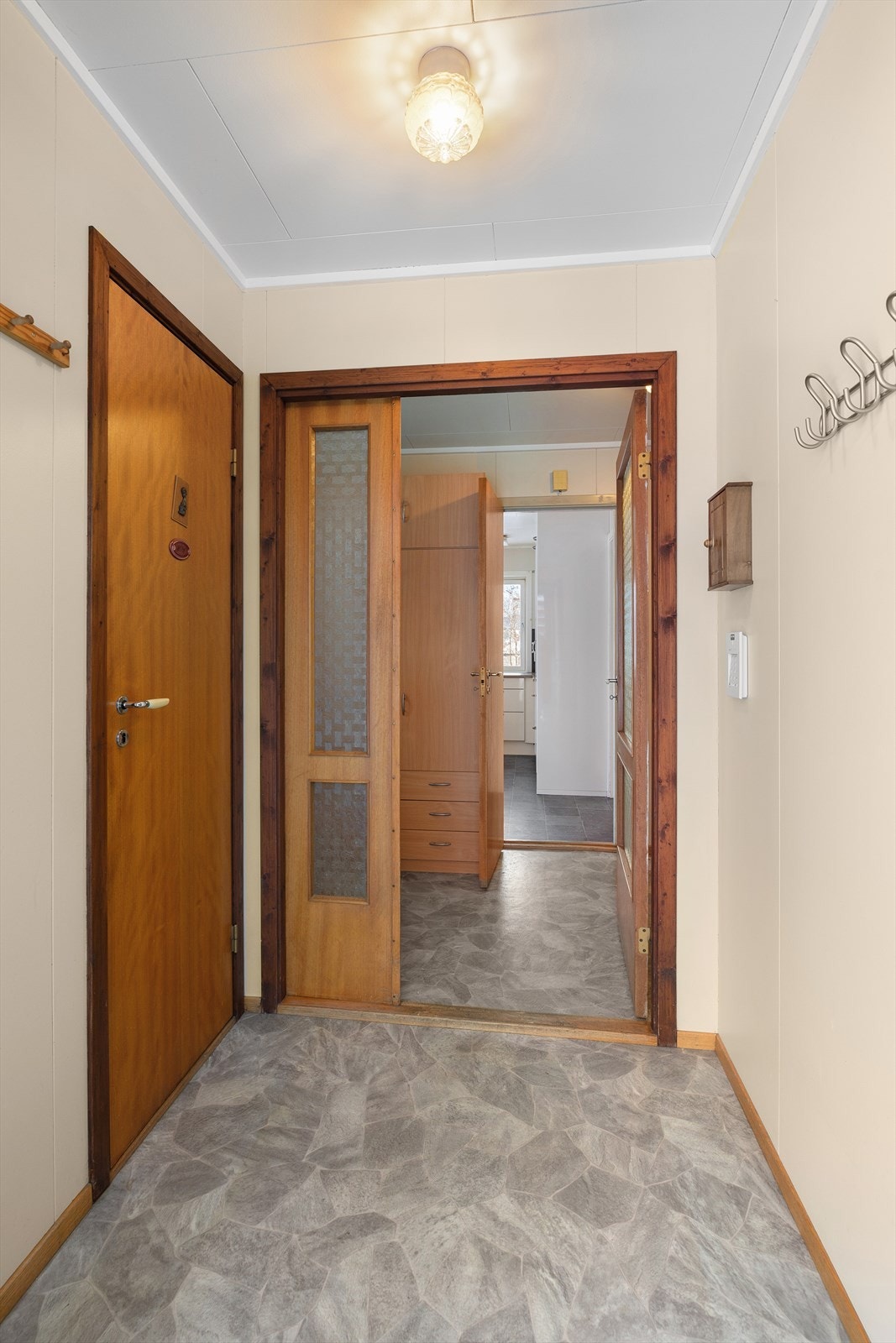 Inngang. WC inn døren til venstre Galleribilde