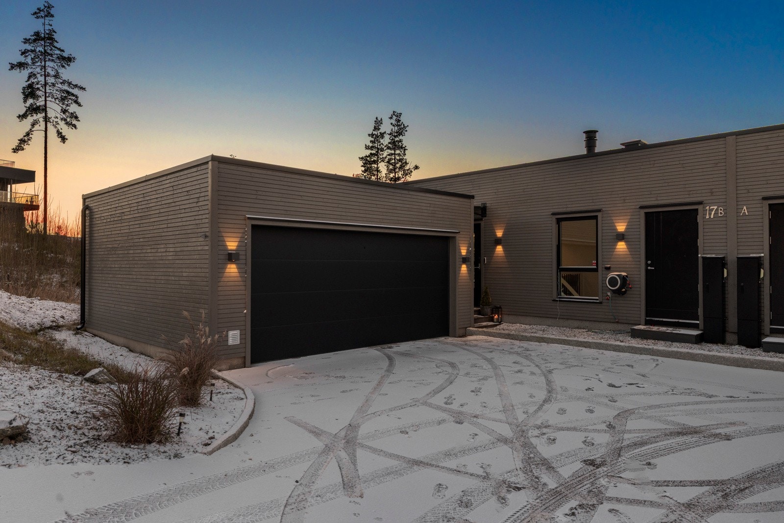 Boligen går over tre plan og har en gjennomtenkt og godt utnyttet planløsning. Galleribilde