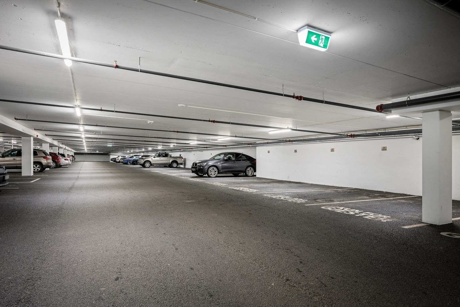 Rikelig med gjesteparkeringer gjør det enkelt å ta i mot besøk. Galleribilde