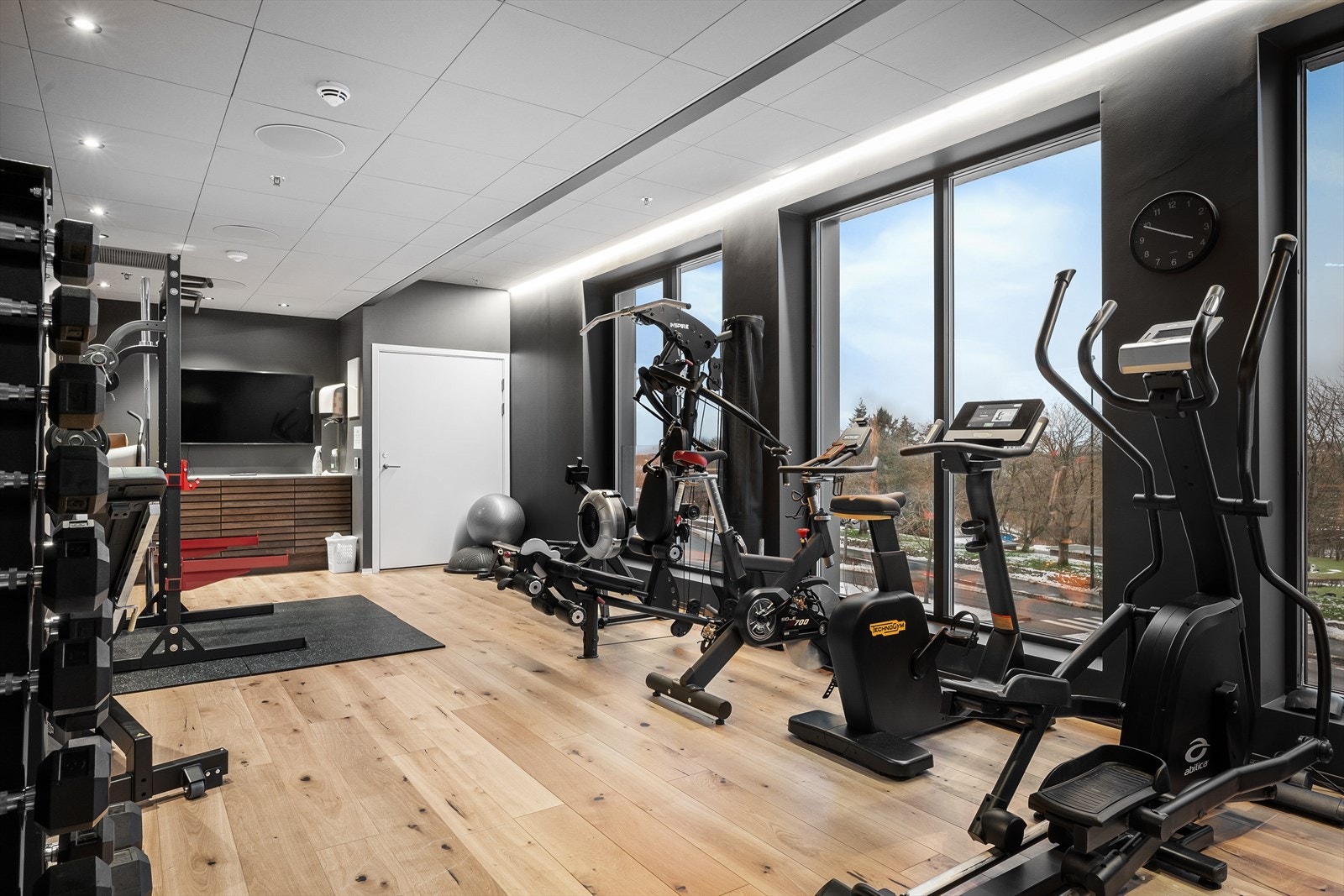 Sameiet har eget, topp moderne treningsrom med tv-skjerm og praktiske fasiliteter. Galleribilde