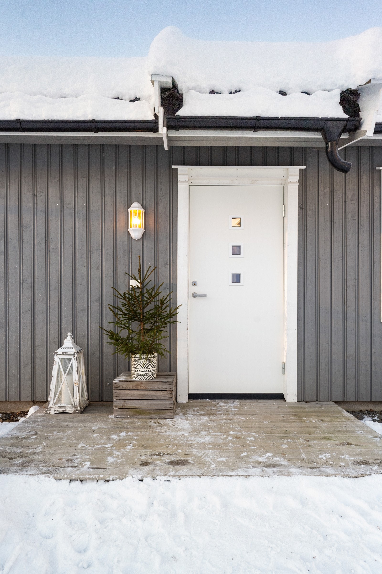 Leiligheten ble påbegynt i 2021 og ferdigstilt i 2022, og byr på en moderne og komfortabel boligopplevelse med gjennomgående god kvalitet. Galleribilde