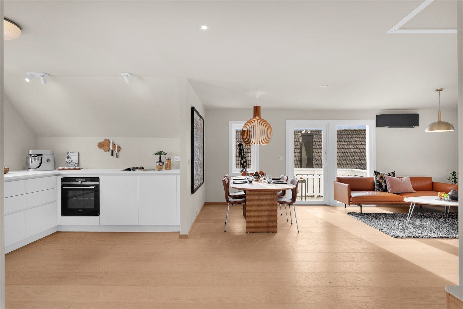 Fin og åpen stue- og kjøkkenløsning Galleribilde