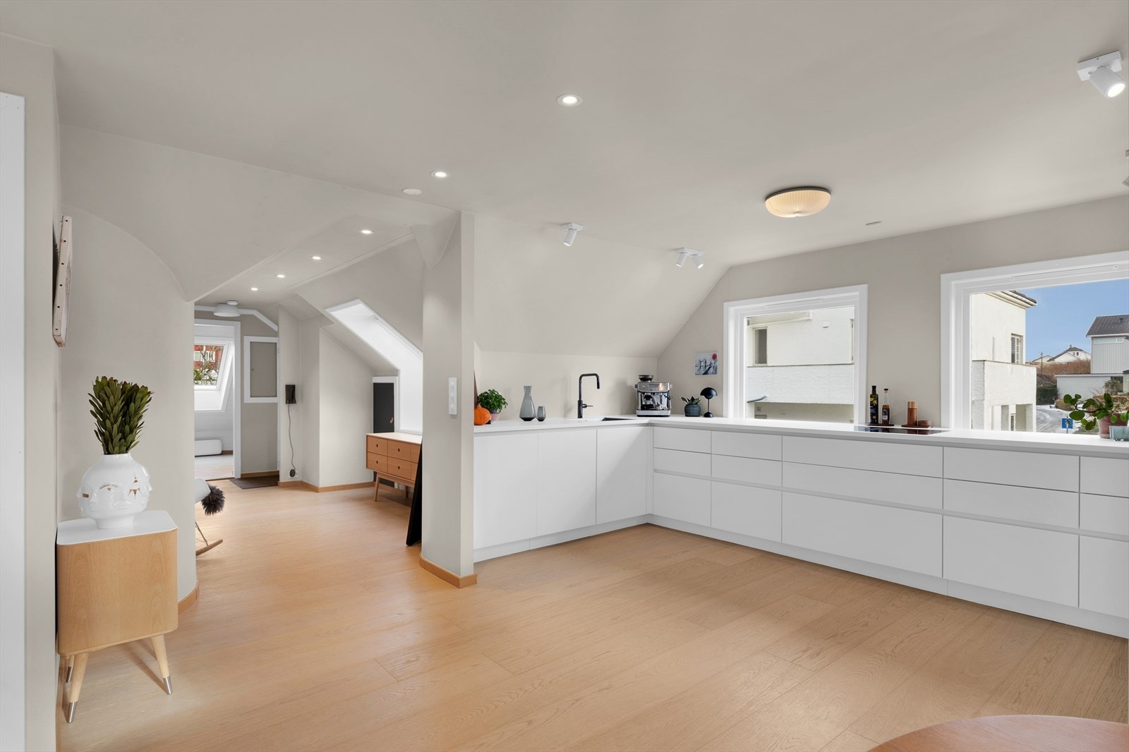 Kjøkken mot gang Galleribilde