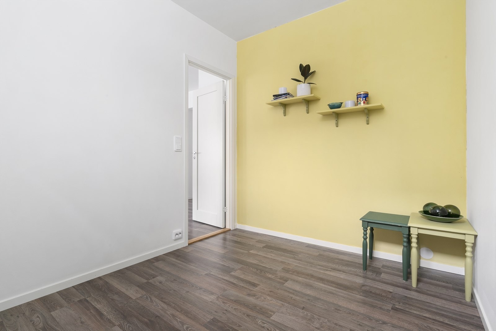 Soverommet har plass til en
seng med nattbord på hver side. Galleribilde