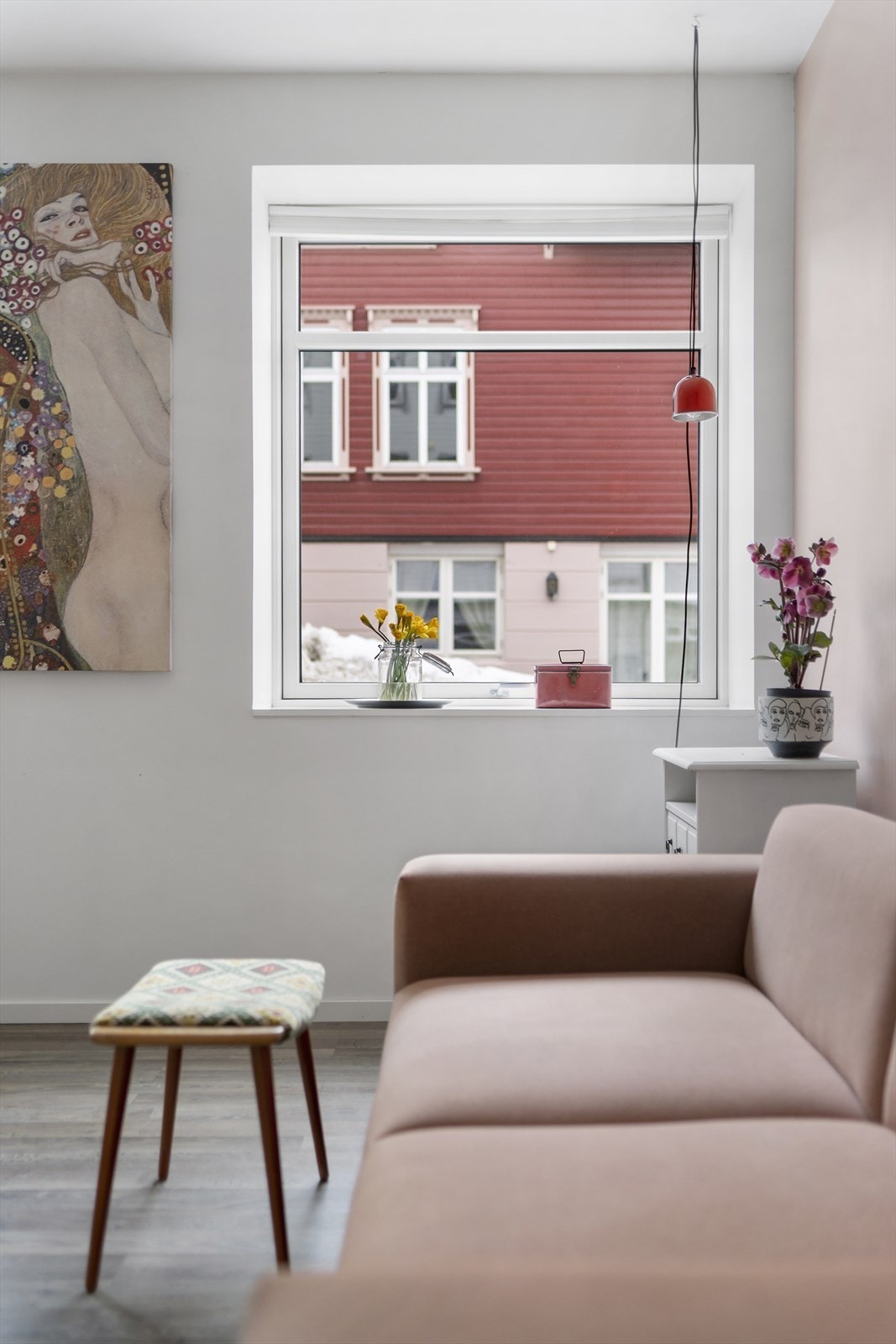 Vinduene ble byttet i forbindelse med rehabiliteringen har bygården. Galleribilde