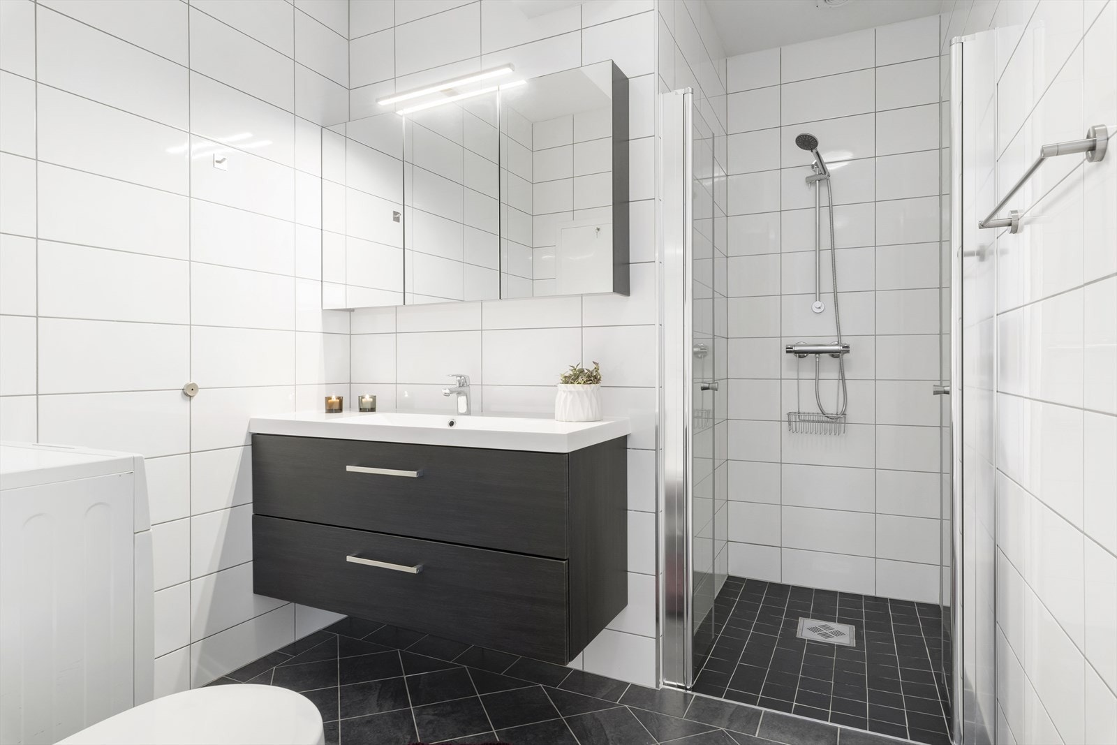 Badet er helfliset med gulvvarme. Galleribilde