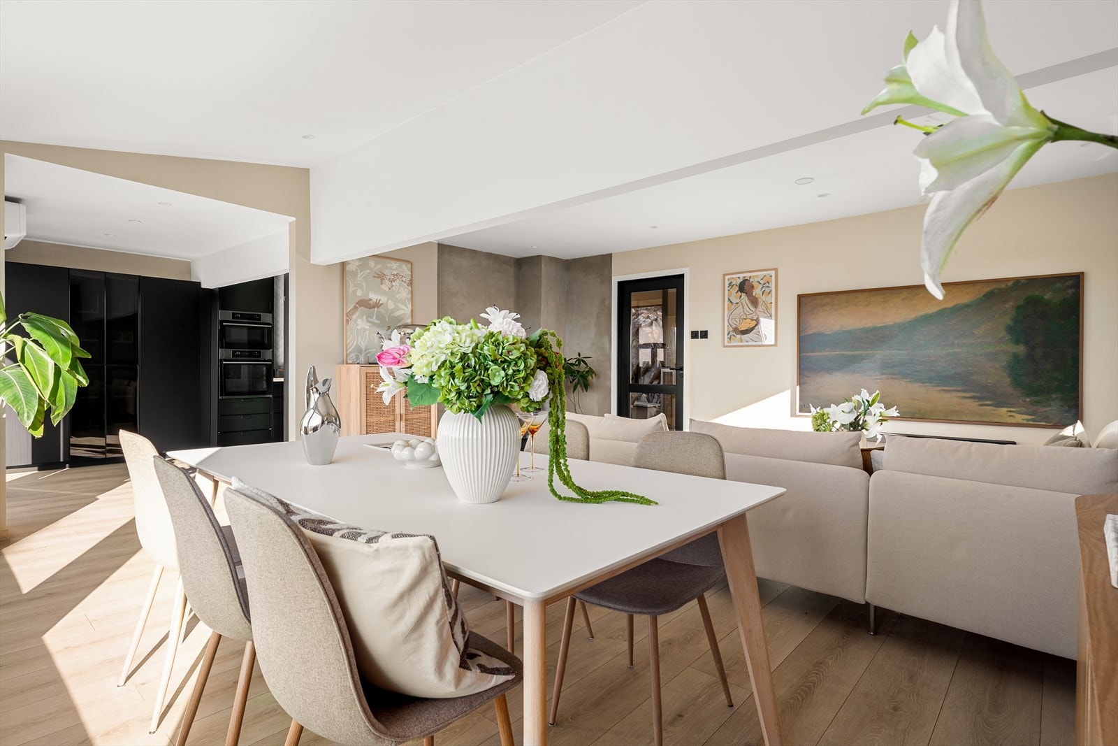 God plass til å invitere familie og venner. Galleribilde