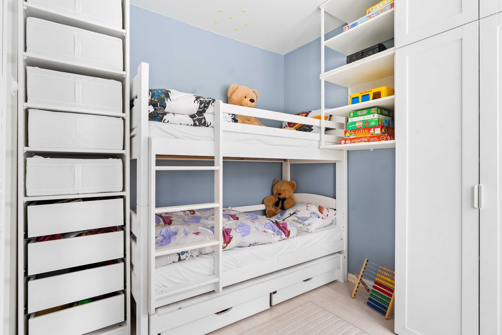 Soverommet i dag brukes som et barnerom. Her er det god plass til ulike innredninger. Galleribilde