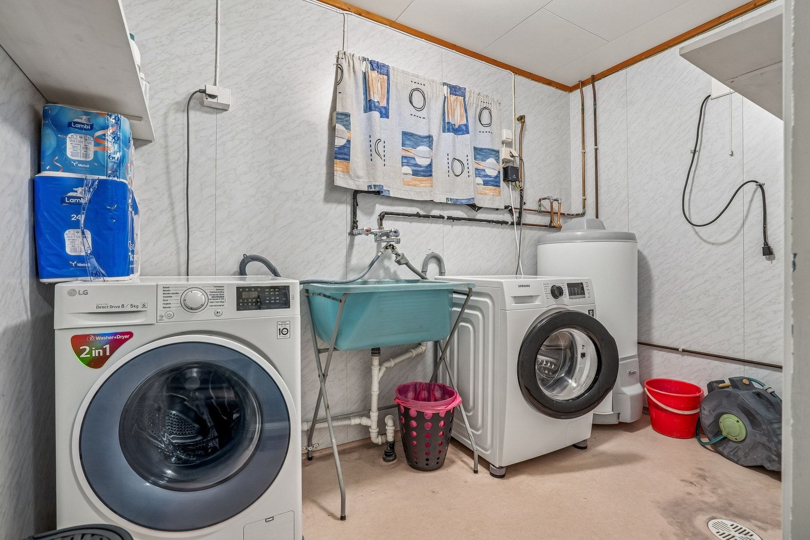 Vaskerom Galleribilde