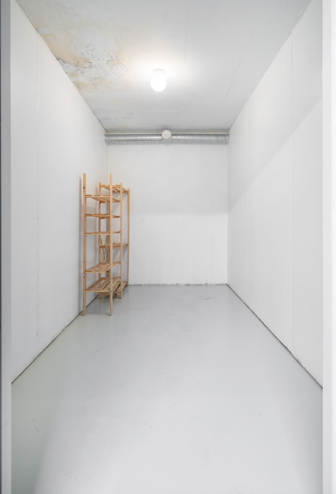 I kjelleren medfølger en romslig bod på 7 m² for ekstra lagring. Galleribilde