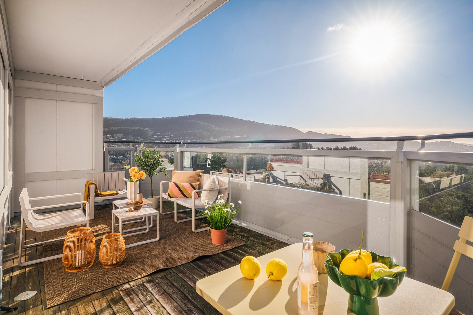 Leiligheten har en fantastisk beliggenhet i byggets 14. etasje. Galleribilde