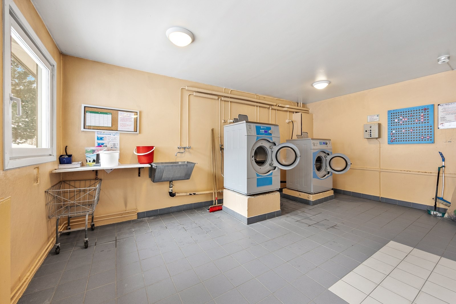 Borettslaget tilbyr fellesvaskerier som et praktisk tilbud for beboerne. Galleribilde
