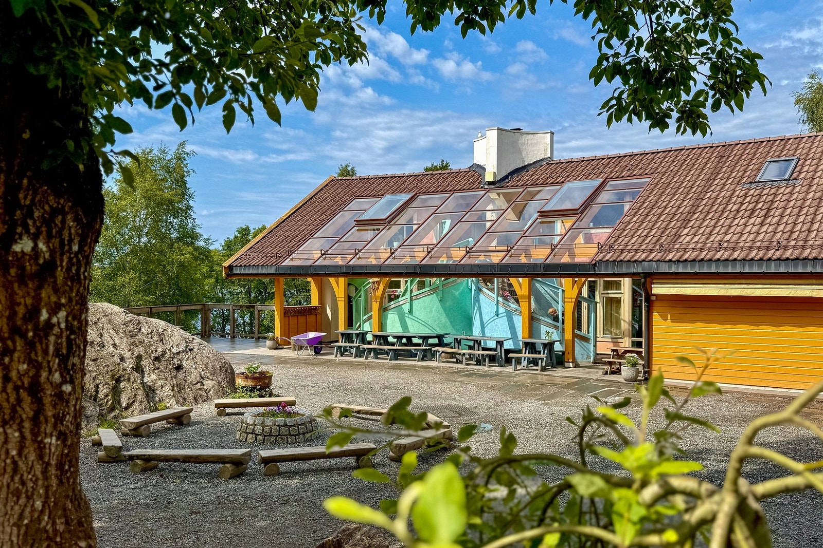 Området er barnevennlig med kort vei til skole, barnehage og idrettsanlegg Galleribilde