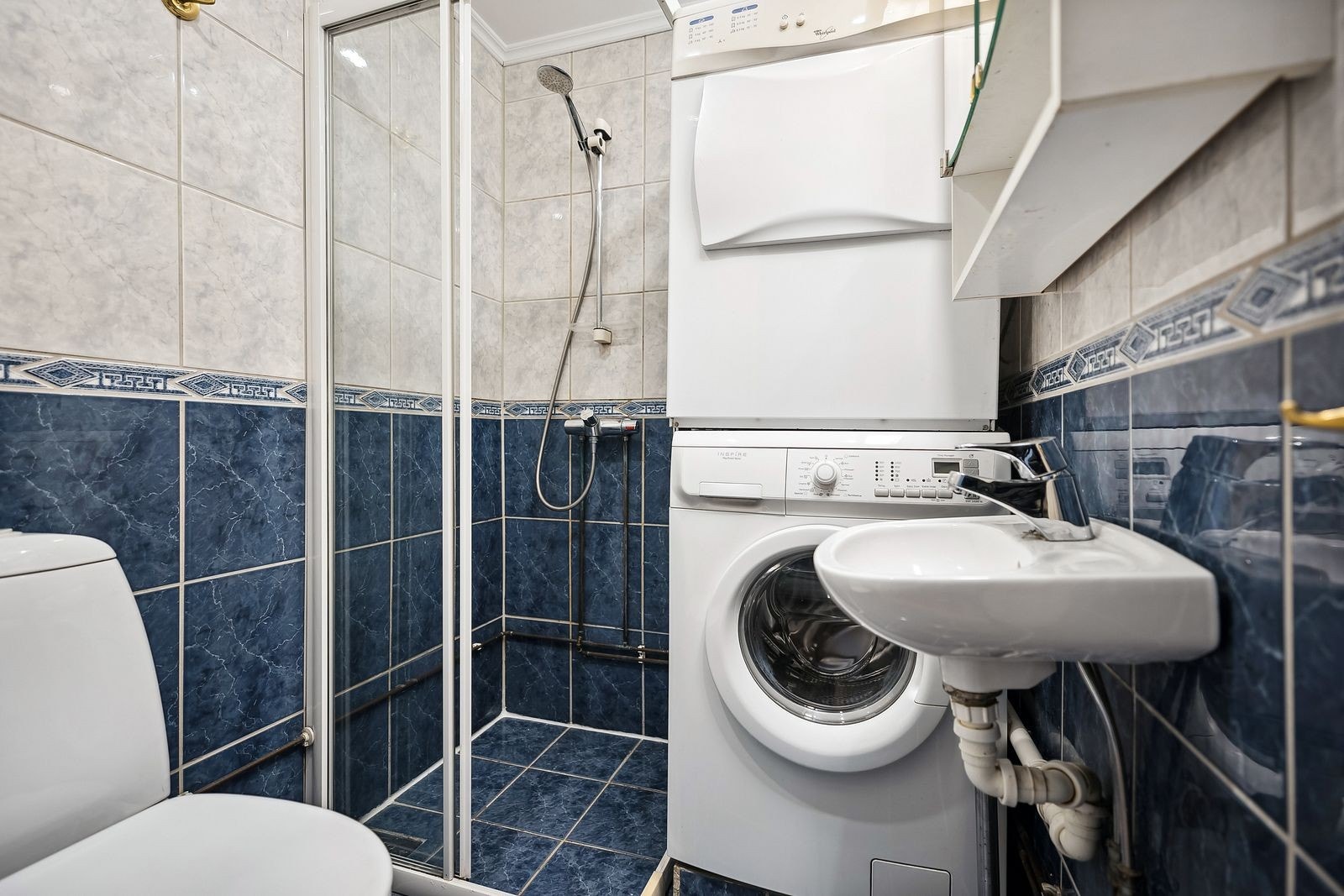 Bad med varmekabler, vask/tørk. Galleribilde