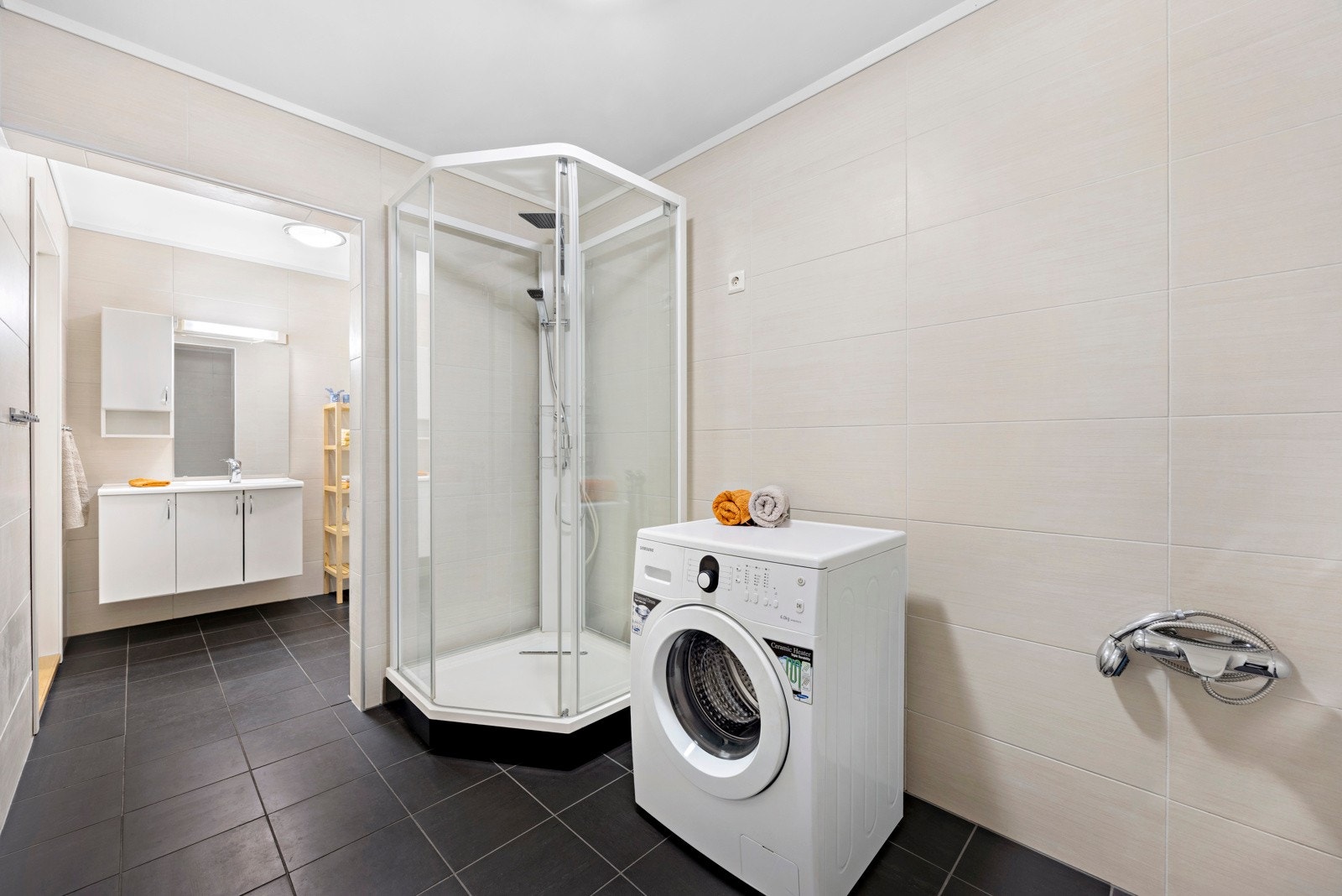 Helfliset bad med meget gode arealer Galleribilde