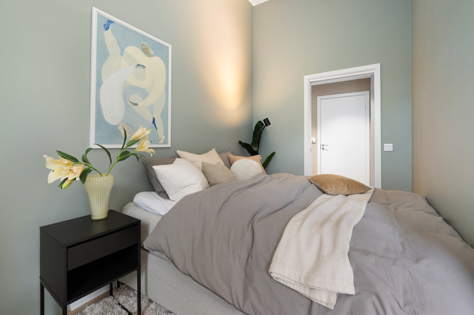 Hovedsoverom har to innganger. En fra stue, og en fra gangen. Galleribilde