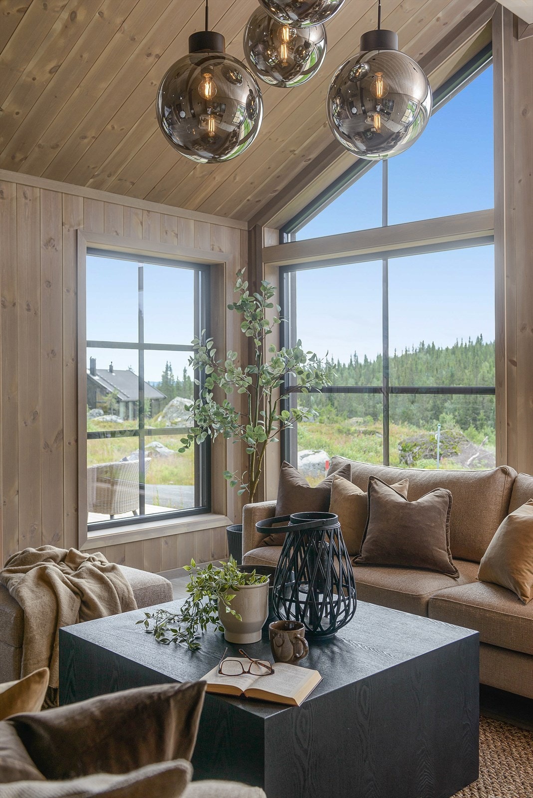 Hytta har god planløsning og plass til mange sengeplasser - et godt utleieobjekt, om man ønsker utleie. Galleribilde