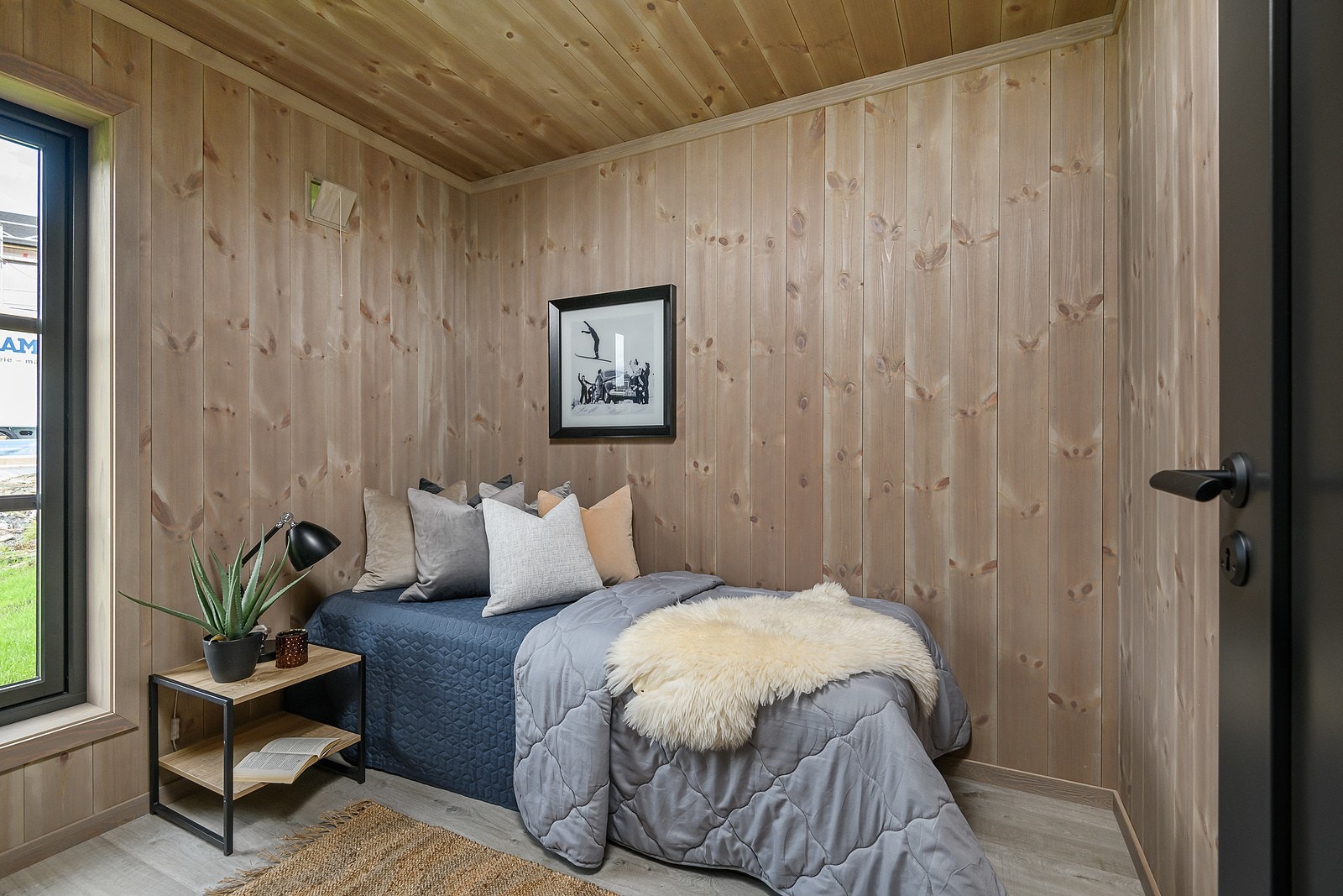 Tre av soverommene ligger i hyttas "vestfløy". Galleribilde