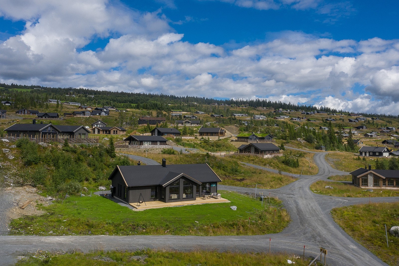 Nærmeste skiløype finner du nesten rett utenfor døren og her kan man spenne på seg langrennskiene og legge ut i det velutbygde løypenett. Galleribilde
