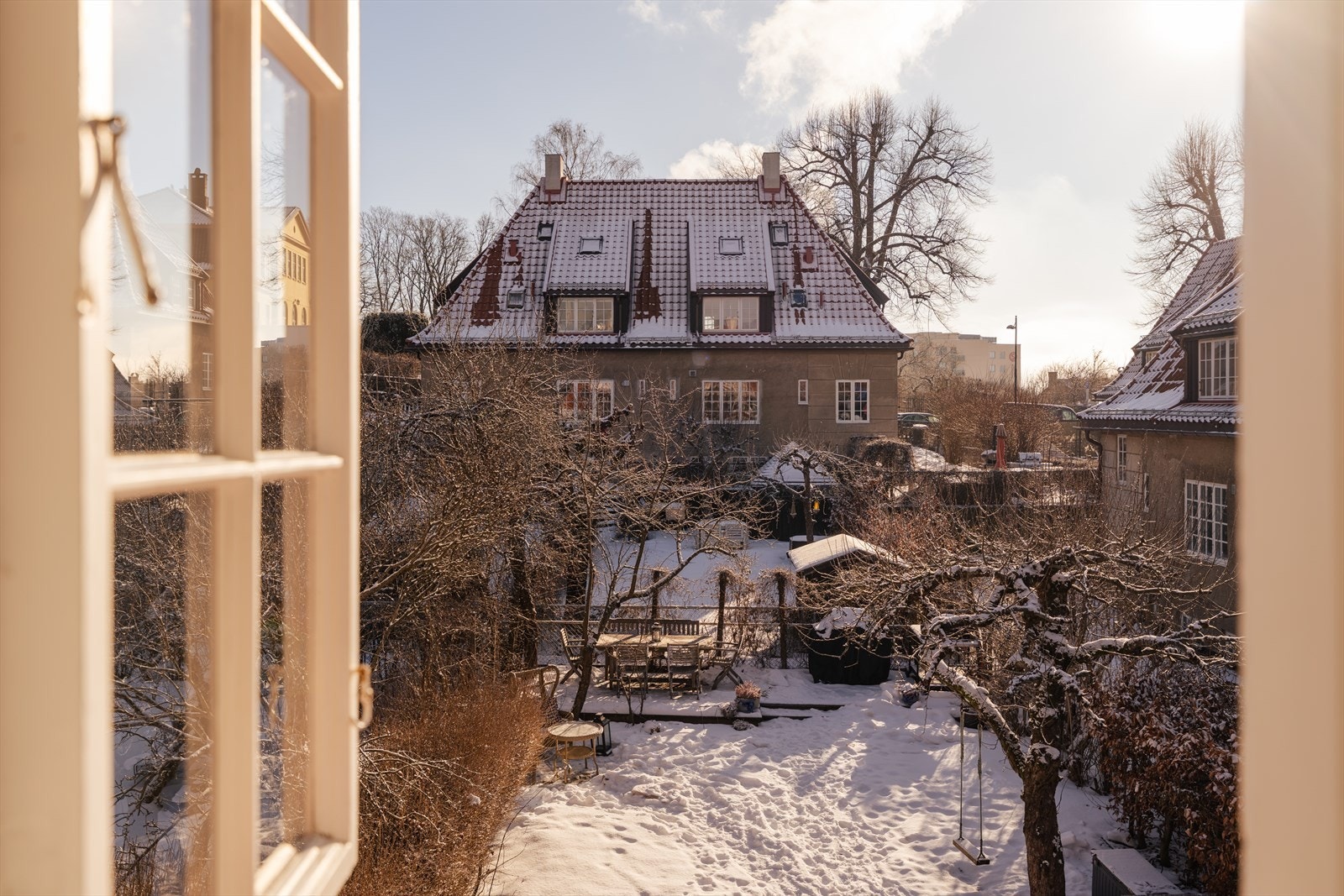 Detaljer | Nydelig utsikt ned i hagen. Galleribilde