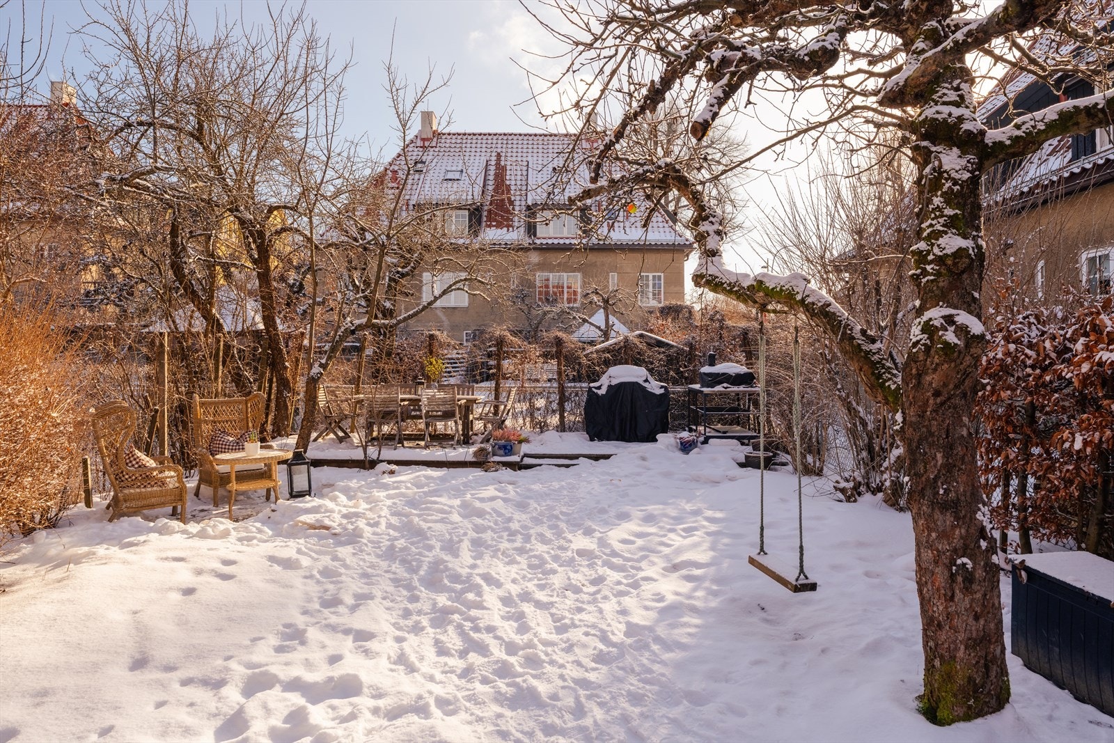 En lys og innbydende leilighet beliggende i vakre og ettertraktede Ullevål Hageby. Galleribilde