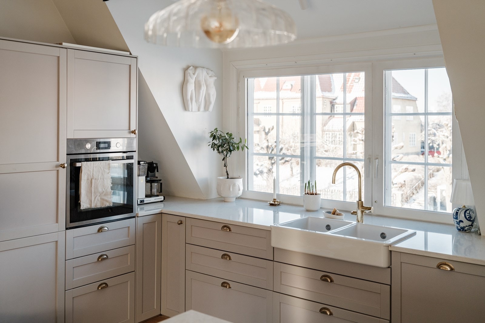 Nydelig malt profilert Ikea kjøkkeninnredning fra 2022. Galleribilde