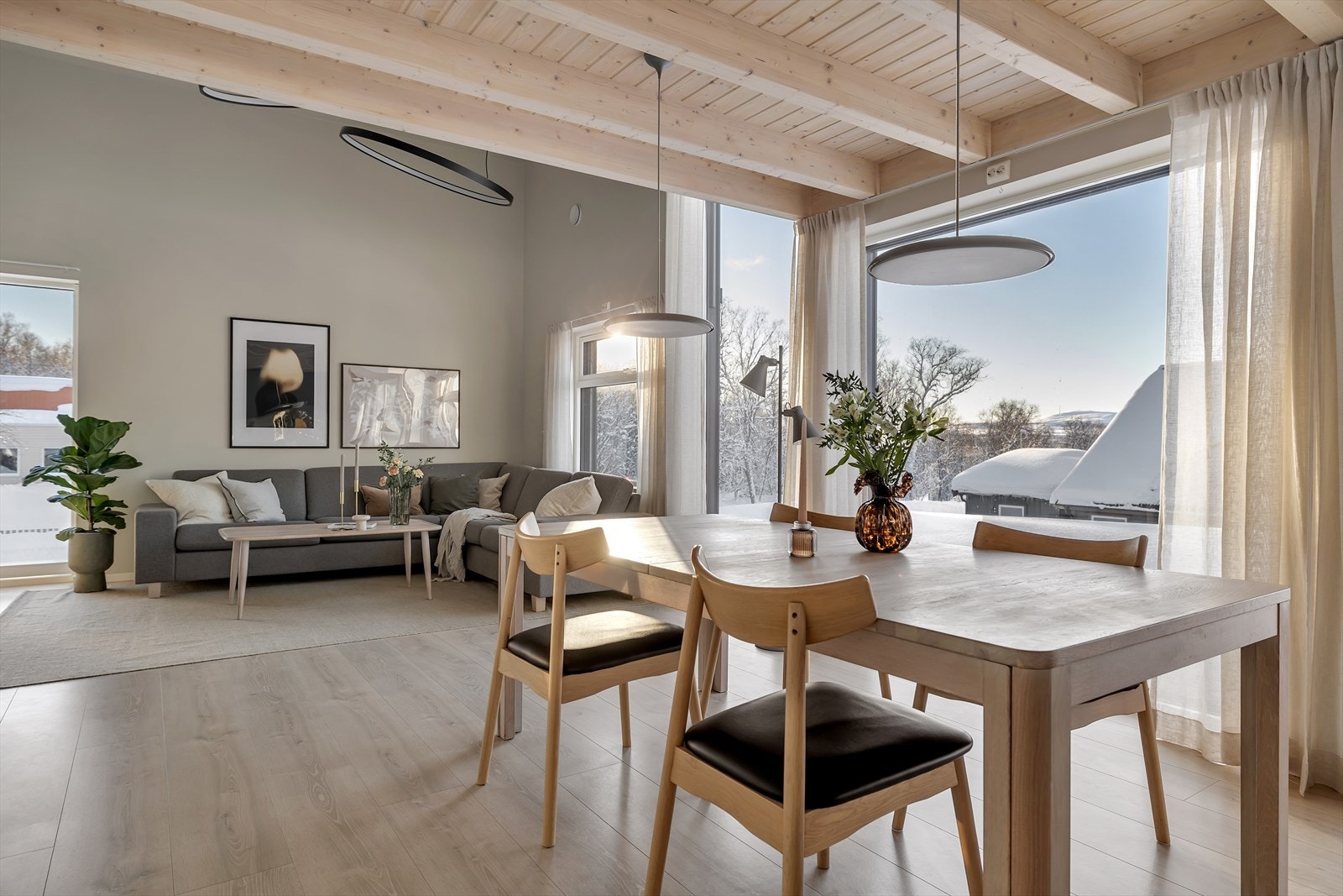 Fint område for plassering av spisebordet Galleribilde