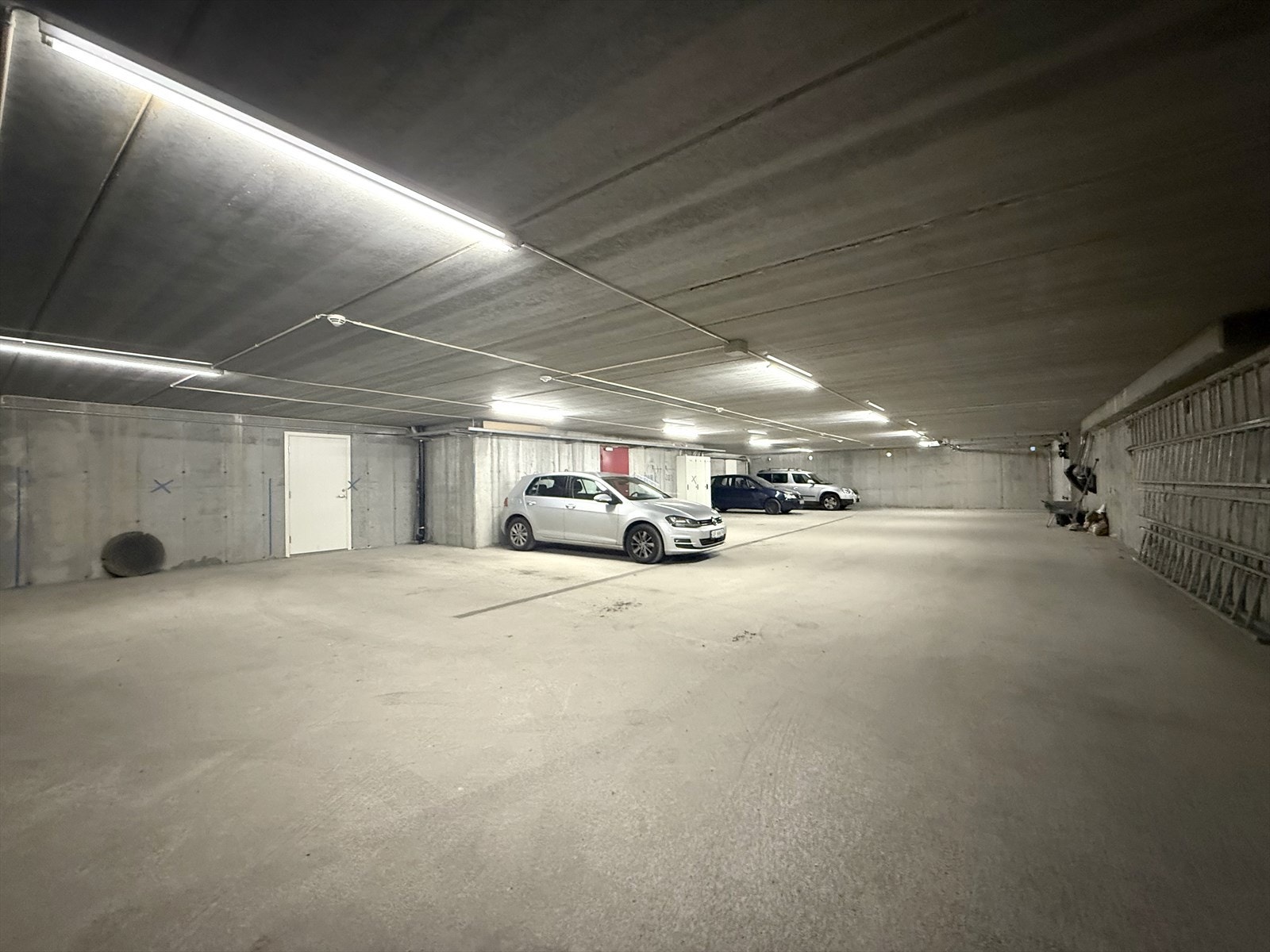 Felles parkeringskjeller. Fast p-plass og tilhørende redskapsbod Galleribilde