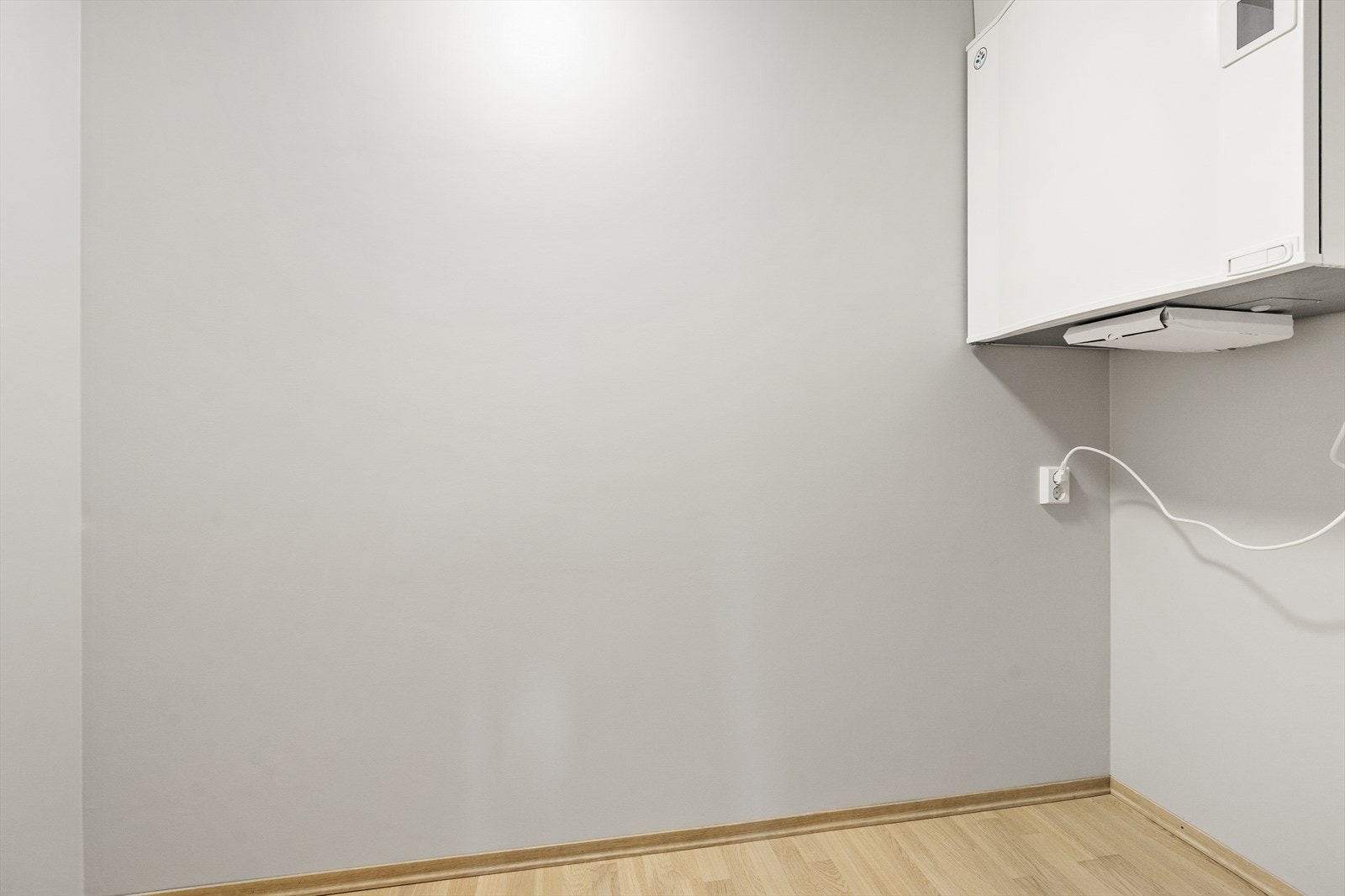 I tilknytning til gangen finner du bod med ventilasjonsanlegg. Denne er velegnet som garderrobe. Galleribilde