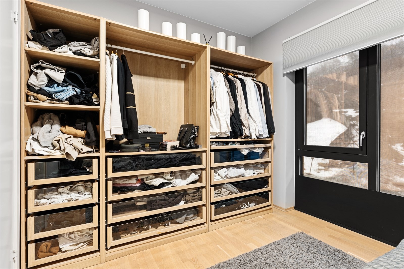 Garderobeløsning på hovedsoverom. Galleribilde