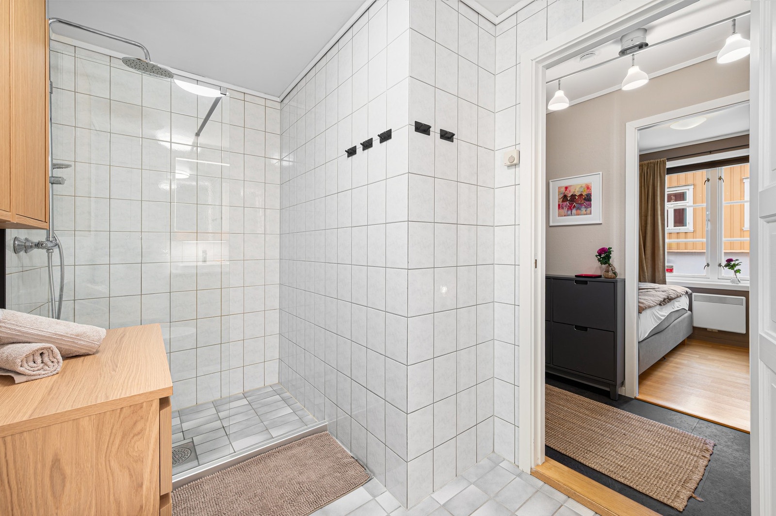 Lett tilgang til baderom fra soverommet. Galleribilde