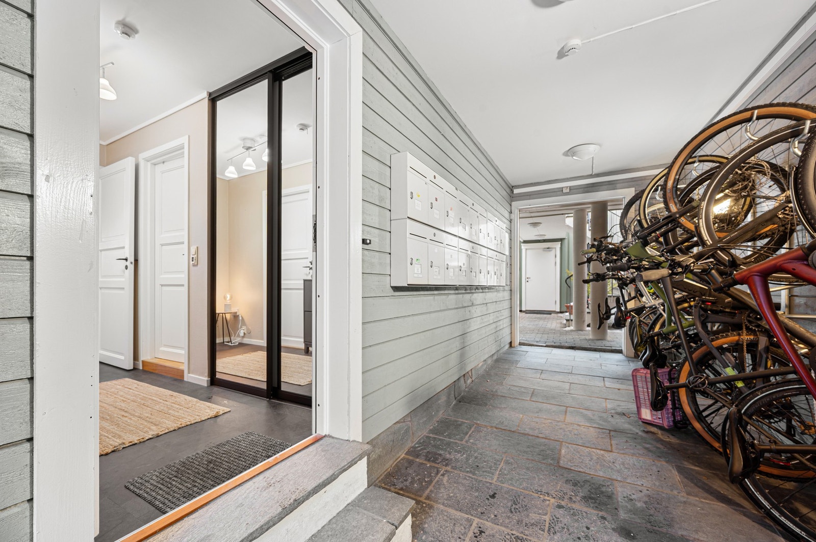 Leiligheten disponerer bod i bakgård, og har tilgang til felles sykkelparkering. Galleribilde