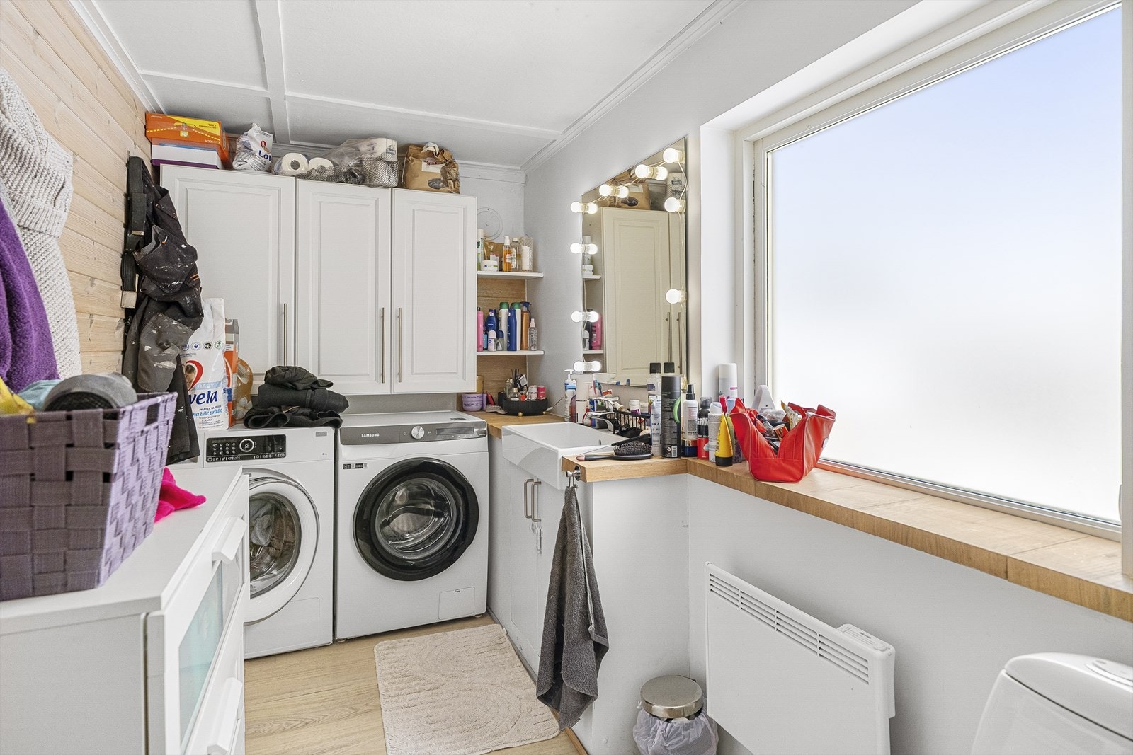 Vaskerom Galleribilde