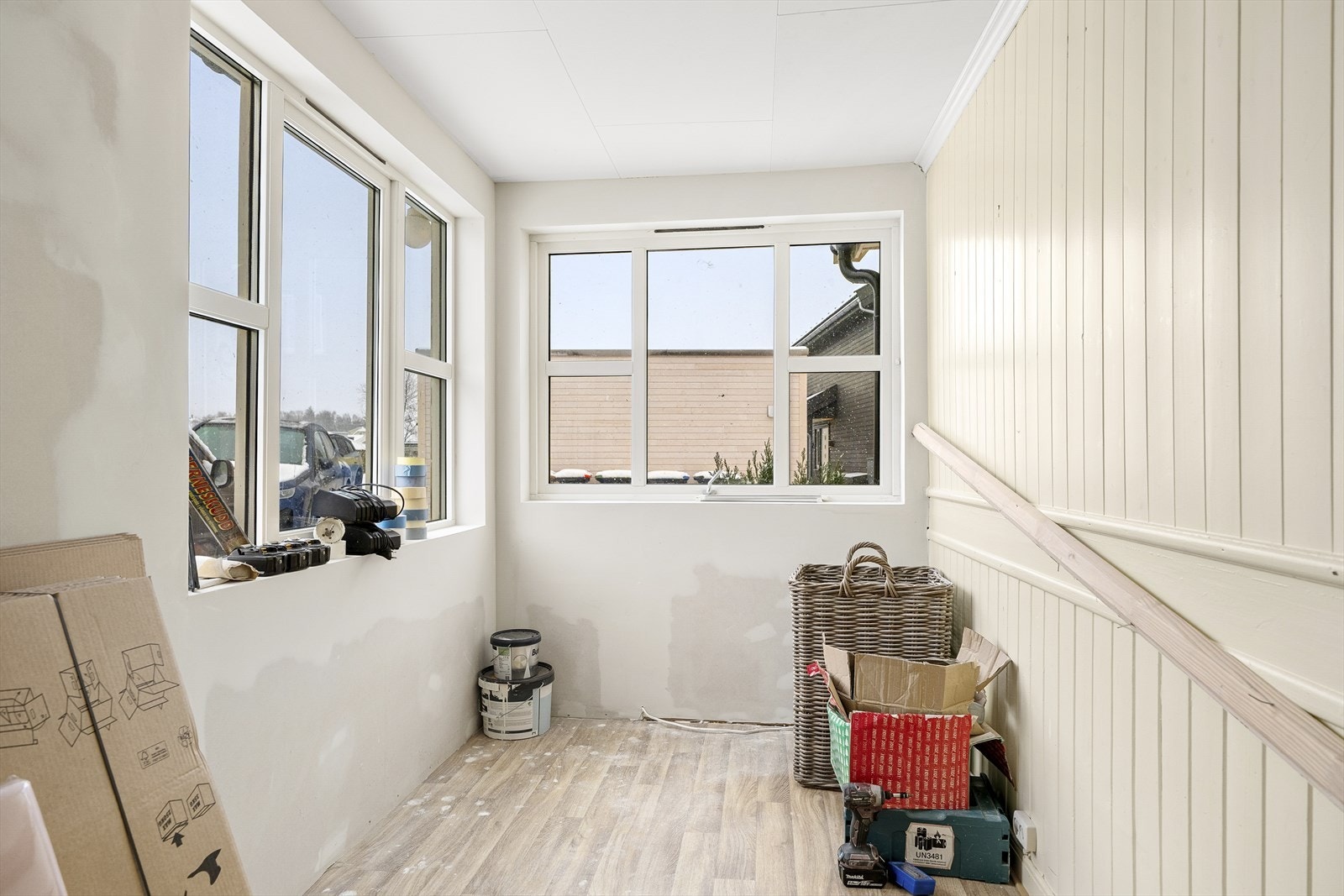 Soverom med store vindusflater, kan også brukes som vinterstue. Galleribilde