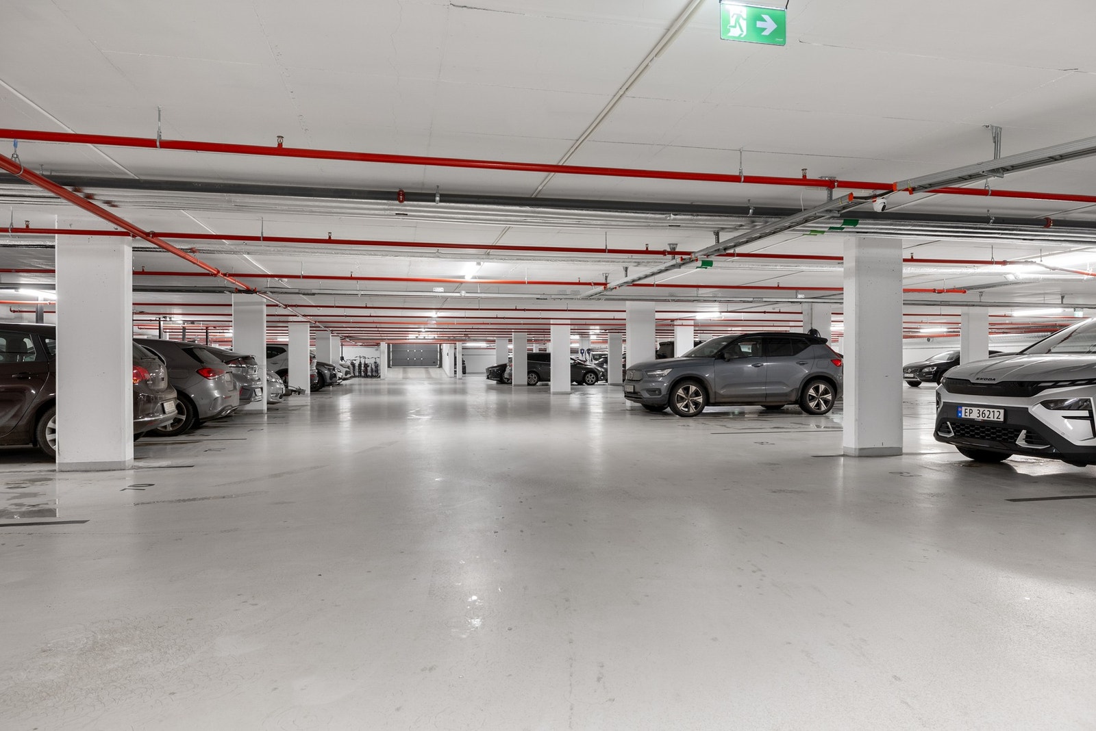 Mulighet for leie av parkeringsplass i felles garasjeanlegg. Galleribilde