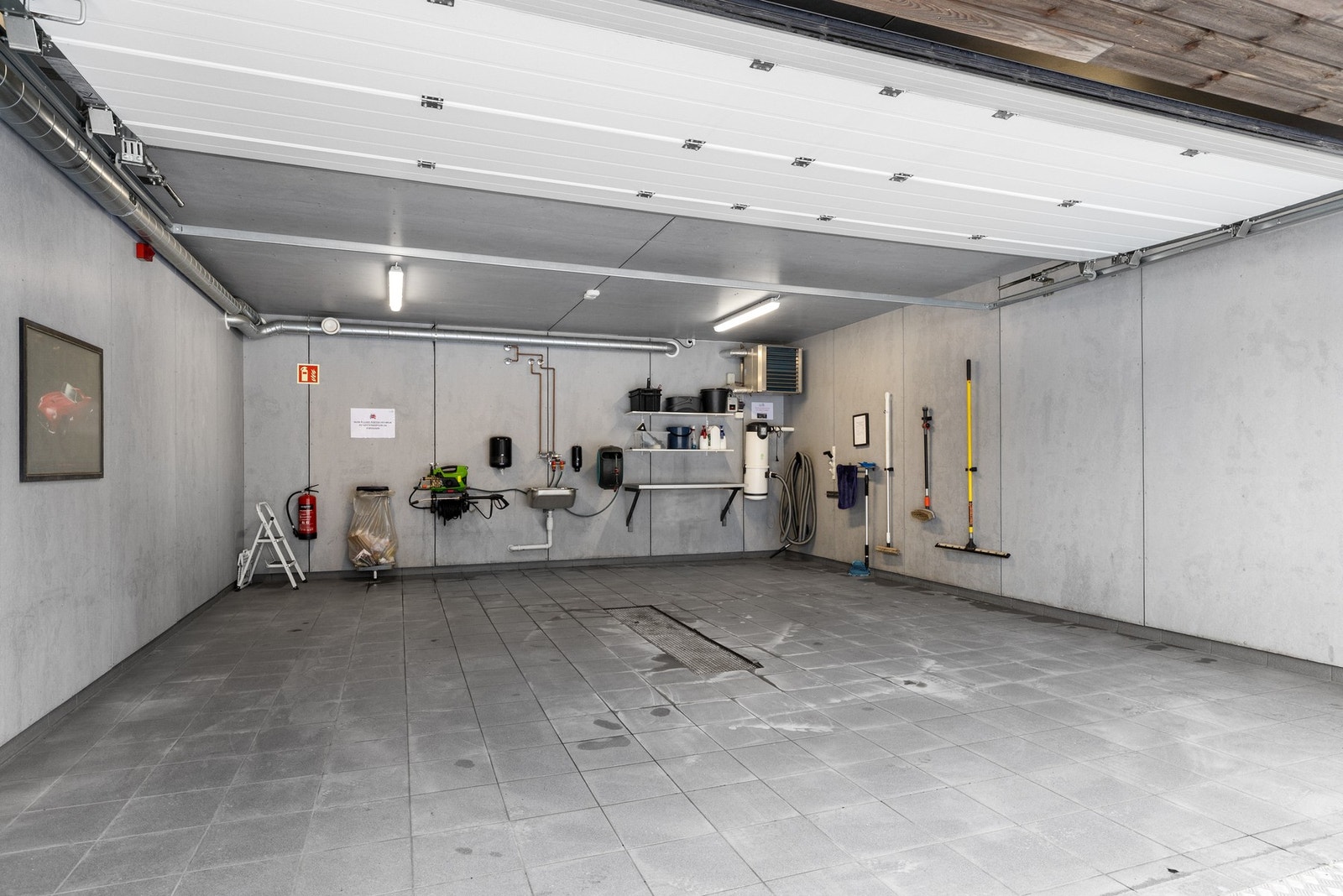 Det er tilgang på 2 stk vaskehaller som er godt utstyrt. Galleribilde